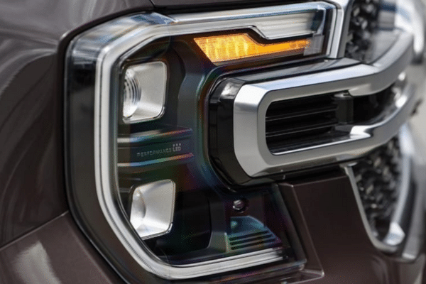 Next-Generation Ford Everest’s Smart Lightening Gives More Light